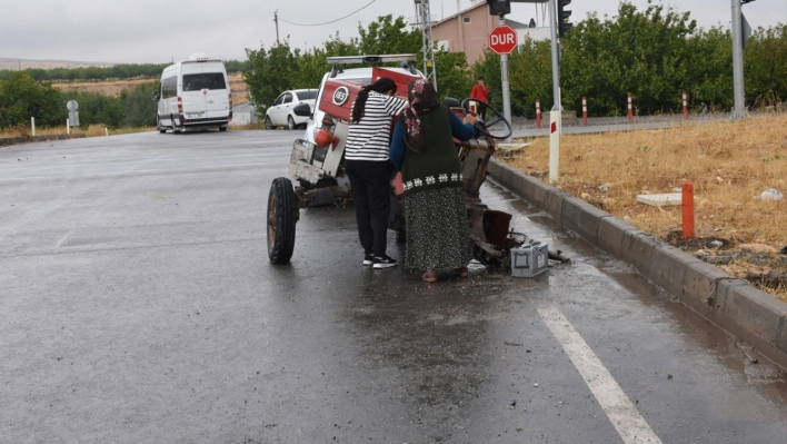 Yolcu otobüsüyle traktörün çarpışması sonucu 1 kişi öldü, 1 kişi yaralandı