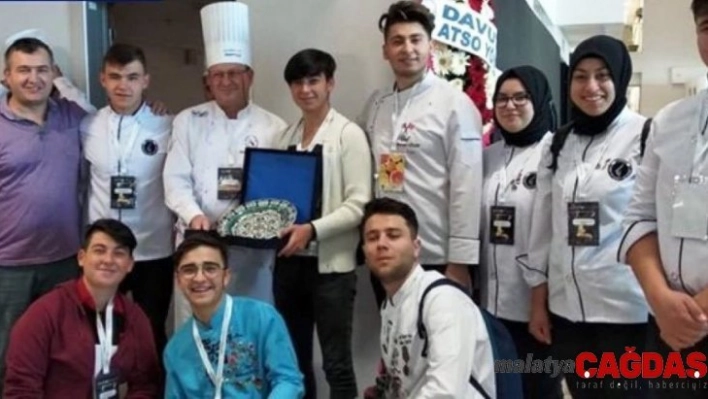 Yoncalı Meslekî ve Teknik Anadolu Lisesi mutfak yarışmasında Türkiye ikincisi