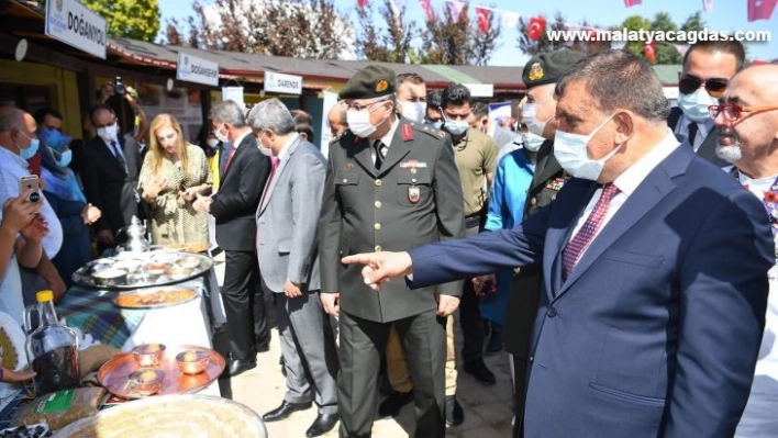 Yöresel yemek ve ürünler sergilendi