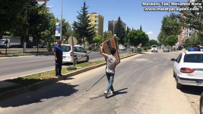 Zabıtadan kaldırım işgali denetimi