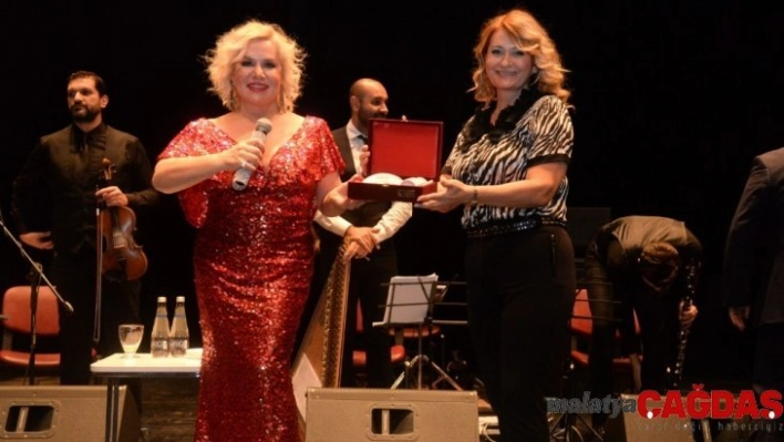 Zeki Müren 88'inci yaşında Bilecik'te anıldı