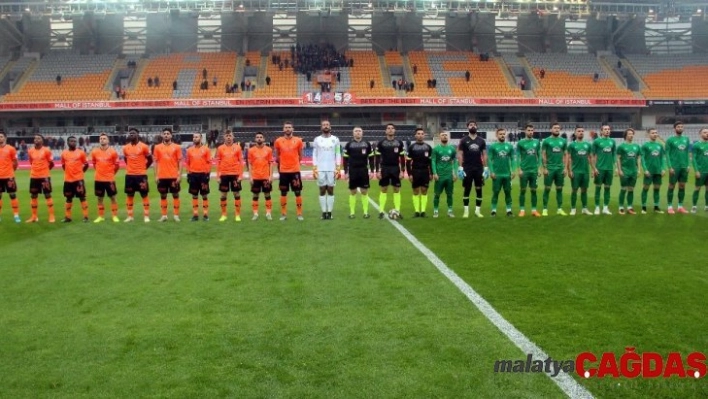 Ziraat Türkiye Kupası: Medipol Başakşehir: 0 - GMG Kırklarelispor: 0 (İlk yarı)