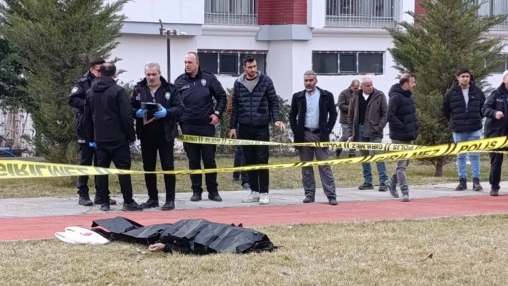 Ekmek almaya giderken kalp krizi geçirerek hayatını kaybetti