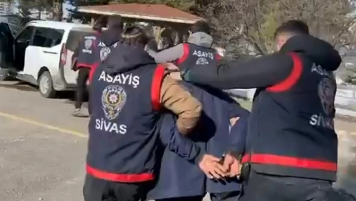 Sivas’ta haklarında uzun süreli hapis cezası bulunan 3 kişi yakalandı