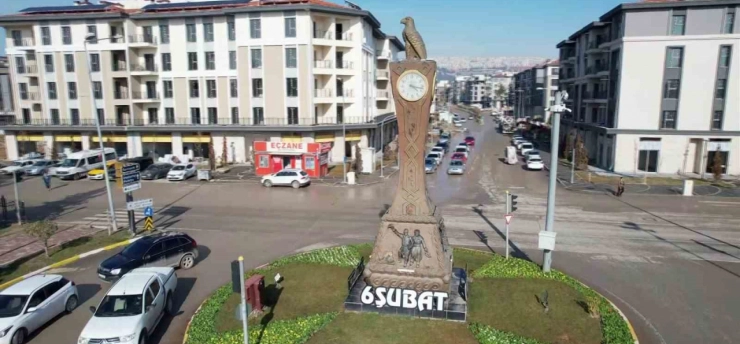 Adıyaman Saat Kulesi 3 yıldır 04.17'yi gösteriyor