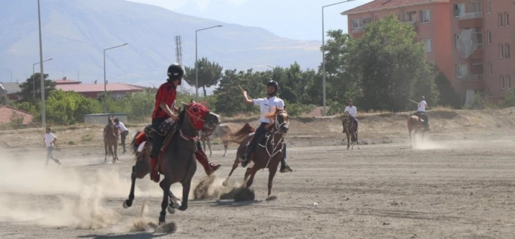 Ata sporu cirit Erzincan'da yaşatılıyor