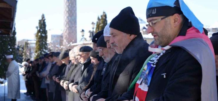 Erzurum'da şehitler için gıyabi cenaze namazı