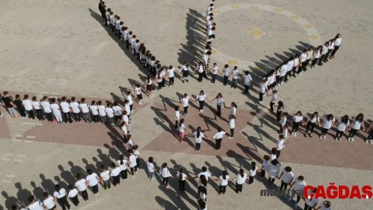 Dünya Atabarı Oynuyor projesinde Malatyalı öğrenciler göz doldurdu