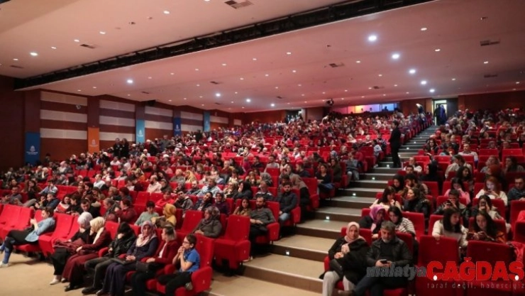 'Hiç Komik Değil' hem şaşırttı hem güldürdü