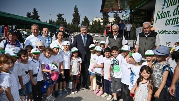 'Yeşil Vatan Tırı'na öğrencilerden yoğun ilgi