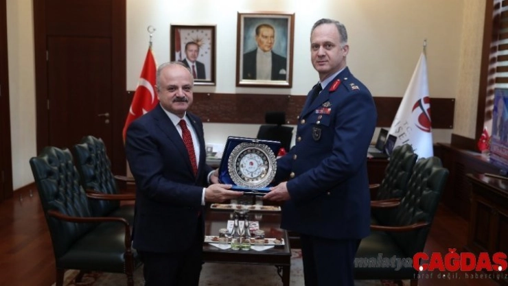 1'inci Ana Jet Üs Komutanı Ergün, Vali Çakacak'ı ziyaret etti