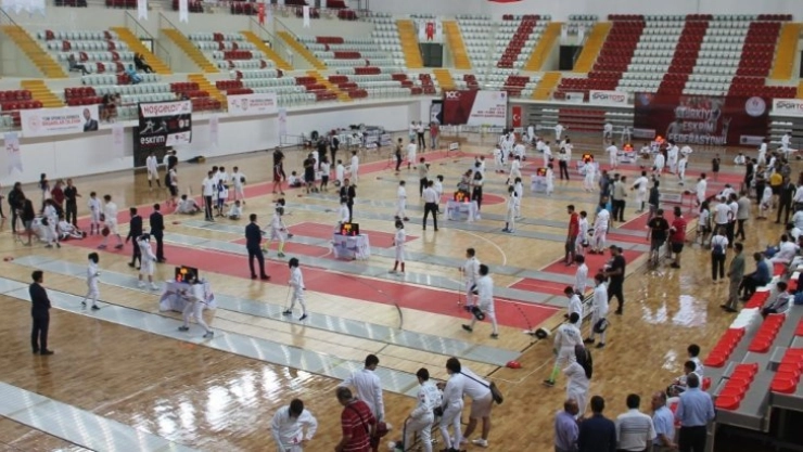100. Yıl Milli Mücadele Eskrim Şampiyonası'na 27 ilden 953 sporcu katılacak