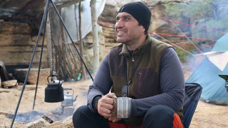 15 yıllık coğrafya öğretmeni, kamp ve bisikletle doğayı öğretiyor