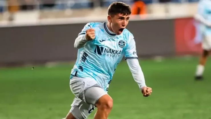 16 yaşında Süper Lig tarihine geçti