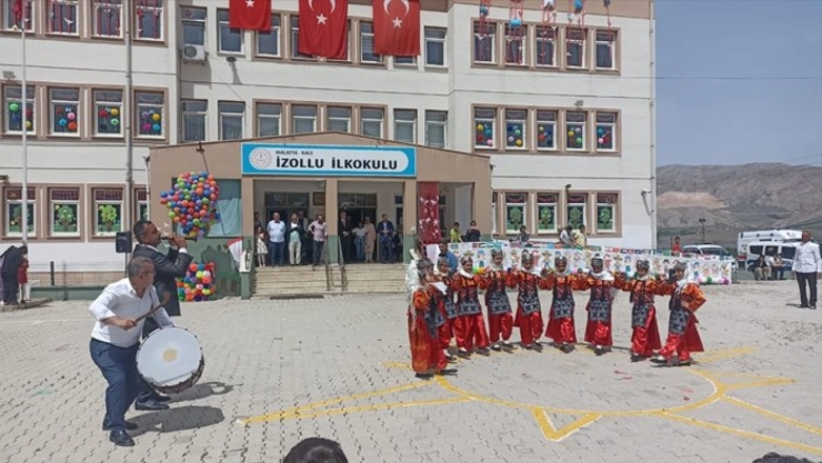 23 Nisan Ulusal Egemenlik ve Çocuk Bayramı kutlandı