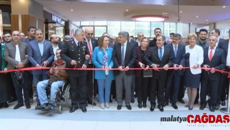 29 Ekim konulu yağlı boya sergisi açıldı