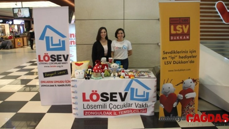 67 Burda AVM'de öğretmenlere anlamlı hediye