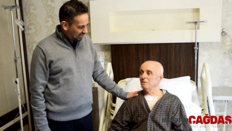 81 yaşında ameliyatla hayata tutundu