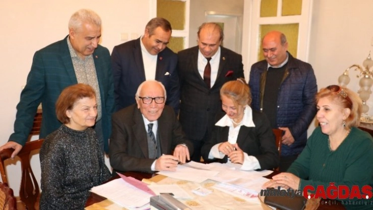 86 yaşındaki öğretmene öğrencilerinden vefa