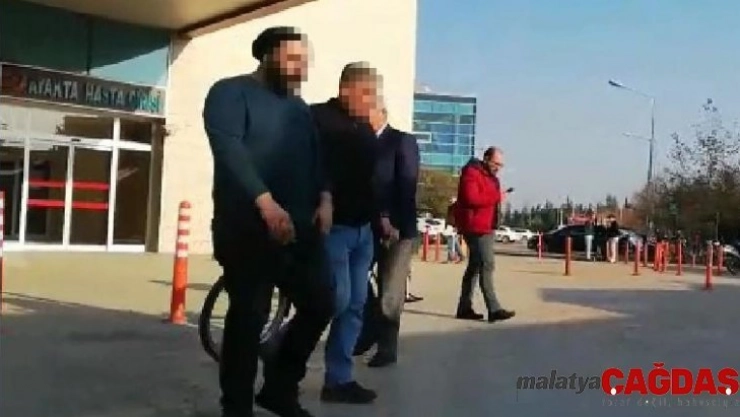 Abi kardeş kavgasında kan aktı