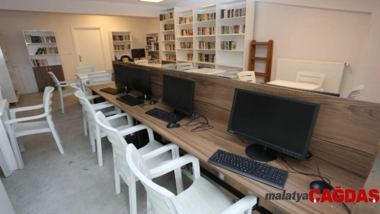 Adalar'daki Ceren Özdemir Gençlik Merkezi öğrencileri bekliyor