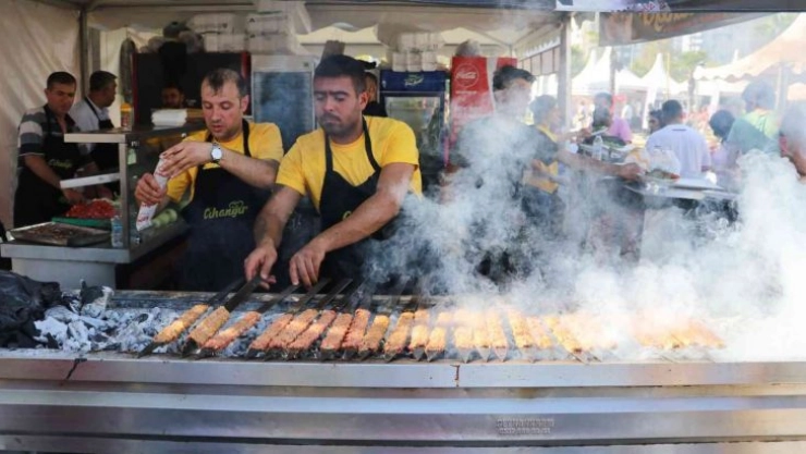 Adana'da 3 günde 35 ton et tüketildi