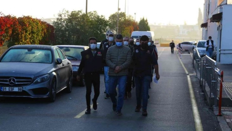 Adana'da FETÖ operasyonu