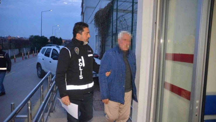 Adana'da sahte para ve ayarı düşük altın operasyonu