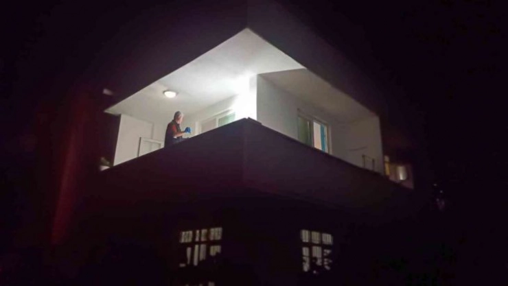 Adana'da uykuda kalbinden bıçaklanan kadın hayatını kaybetti