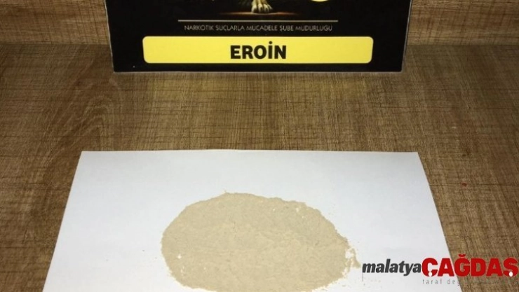 Adıyaman'a eroin sokmak isterken yakalandılar