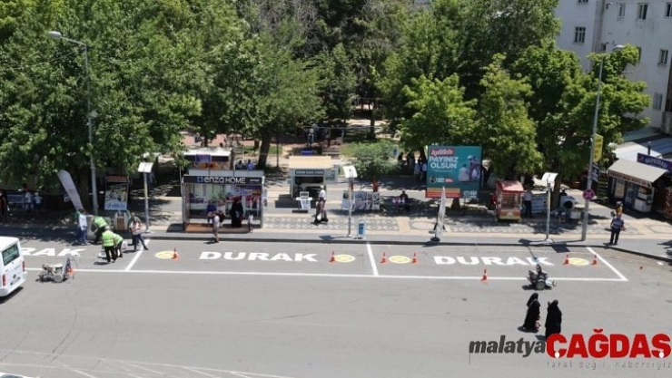 Adıyaman Belediyesi, duraklarda düzenleme yapıyor