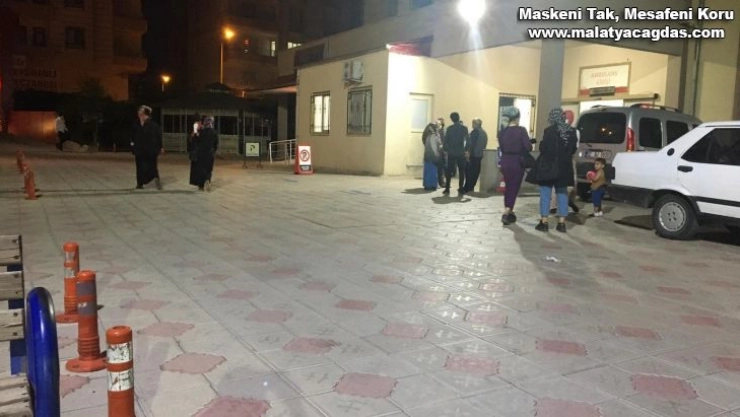 Adıyaman'da minibüs otomobile çarptı: 5 yaralı