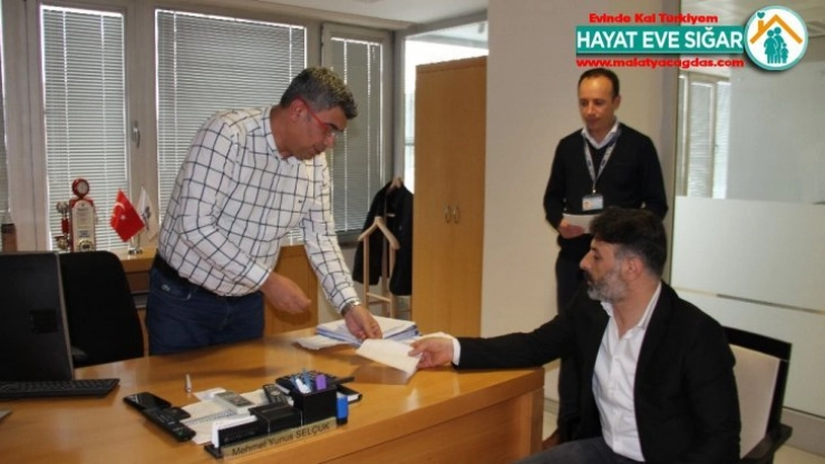 Adıyamanlı iş adamı Milli Dayanışma Kampanyası'na 300 bin TL bağışladı