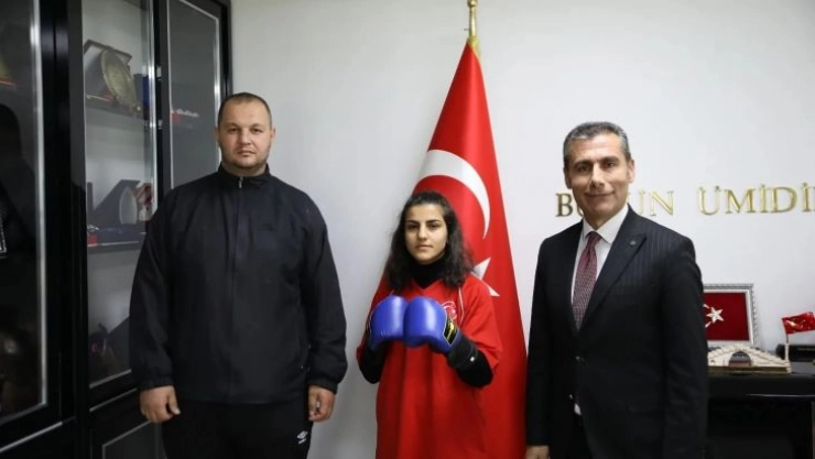 Adıyamanlı Sena Karakütük şampiyonadan madalya ile döndü