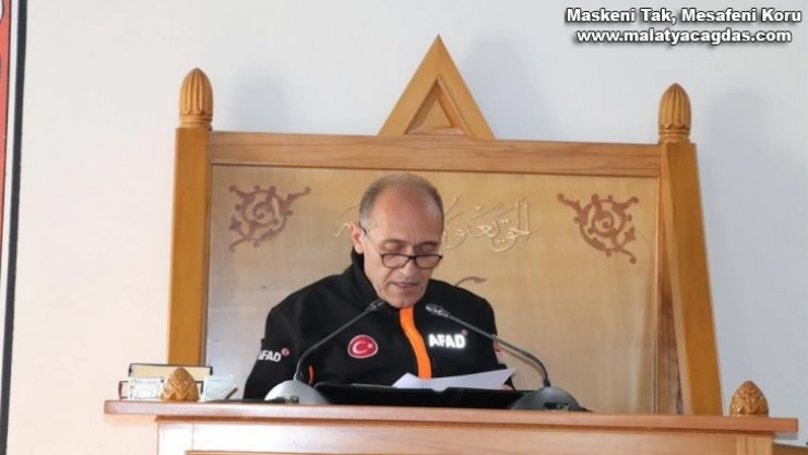 AFAD Müdürü Cuma namazı öncesi kürsüden cemaate seslendi