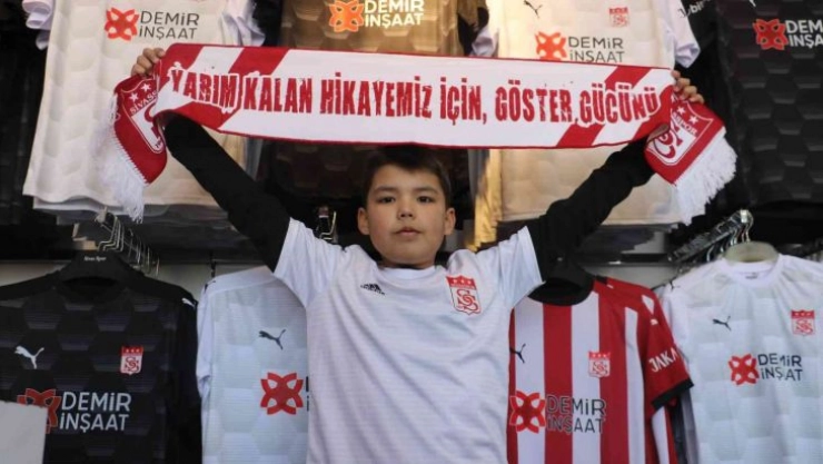 Afganistanlı Yiğido Sivas'ta yarı final maçı izleyecek