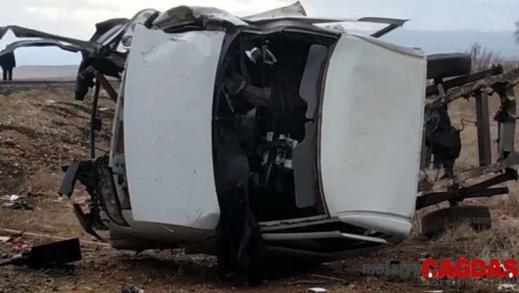 Afyonkarahisar'da hemzemin geçitte kaza: 1 ölü, 2 yaralı