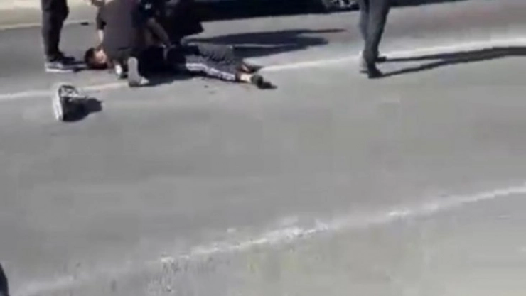 Ağrı'da araç motosiklete çarptı: 1 yaralı