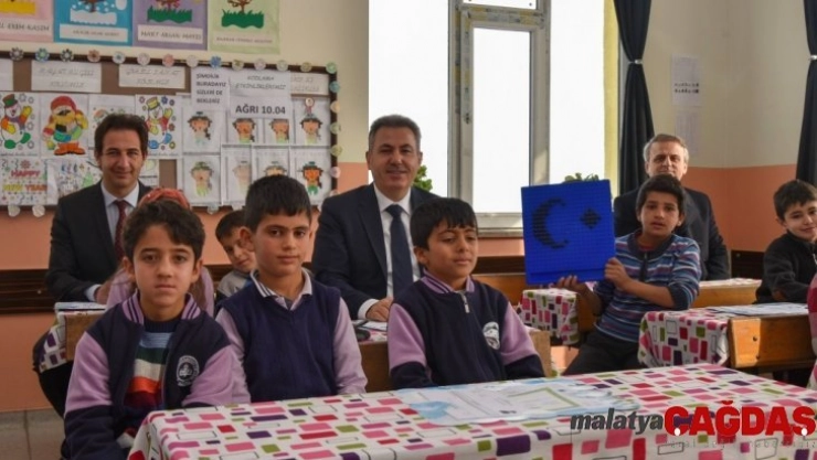 Ağrı'da karne heyecanı