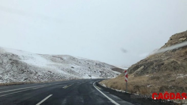 Ağrı-Erzurum arasında siyah beyaz yolculuk