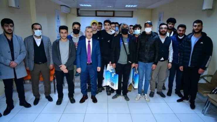 Pes turnuvasında ödüller sahiplerini buldu