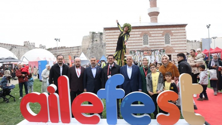 ''Aile Festivali'' Tüm Hızıyla Devam Ediyor