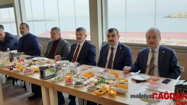 AK Parti heyeti, 2020 yatırımlarını gazetecilere açıkladı