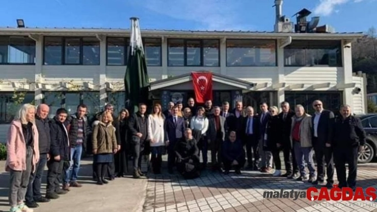 AK Parti teşkilatı 10 Ocak'ta gazetecilerle buluştu