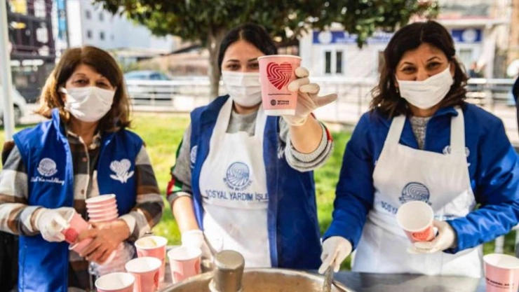 Akay: 'Hiç kimsenin yatağa aç girmemesi için çalışıyoruz'