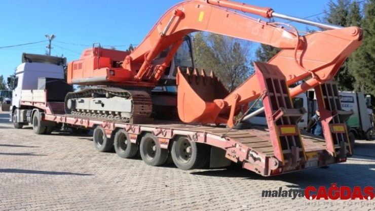 Akçakale Belediyesine yeni iş makinesi