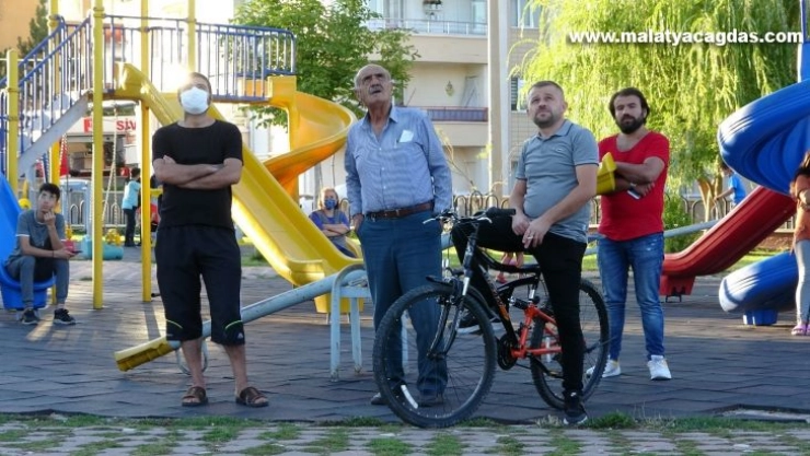 Alkol alıp baz istasyonuna tırmandı, yürekleri ağızlara getirdi