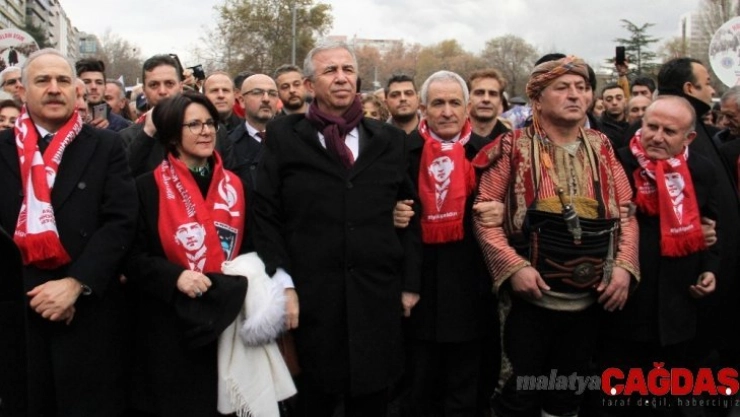 Ankaralılar Atatürk'ün Ankara'ya gelişini coşkuyla kutladı
