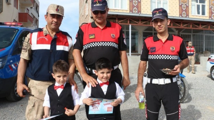 Anne ve babaların trafik karnesini çocukları dolduracak
