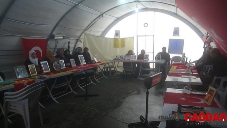 Annelerin HDP önündeki evlat nöbeti 124'ncü gününde